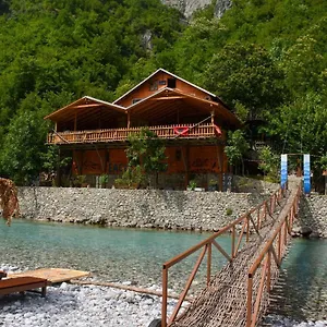 Eagles Land Koman